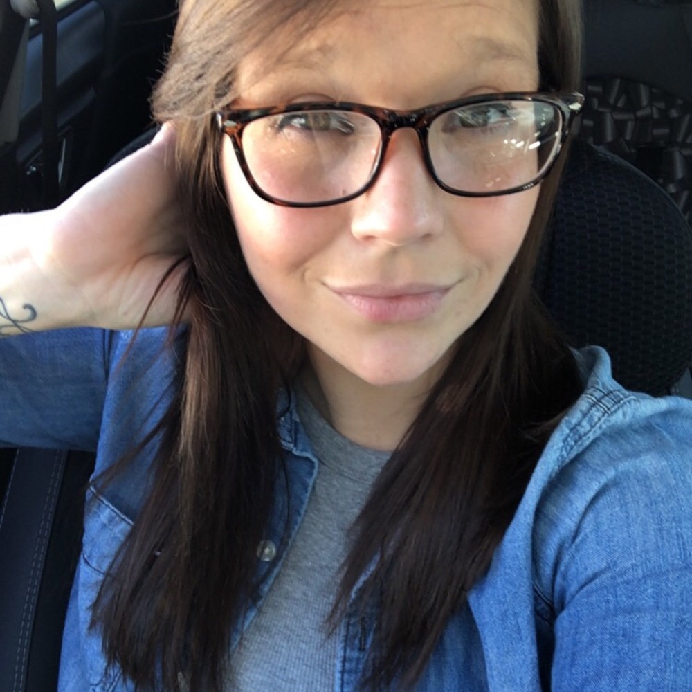 Meet your Posher, Adelia